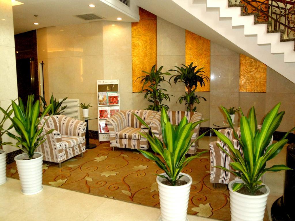 Overseas Chinese International Hotel 青島市 エクステリア 写真